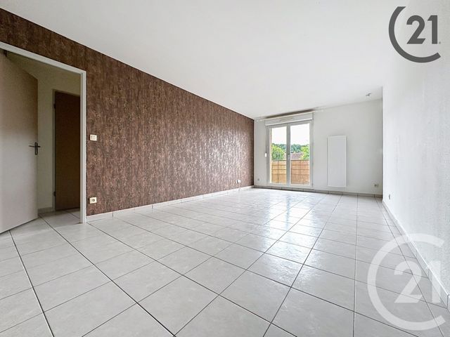 Appartement à louer - 2 pièces - 56 m2 - Villeneuve Sur Yonne - 89 - BOURGOGNE