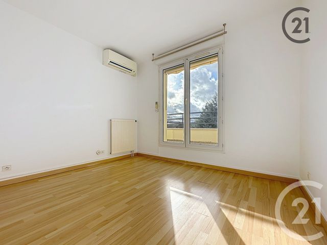 Appartement à louer - 3 pièces - 74 m2 - Sens - 89 - BOURGOGNE