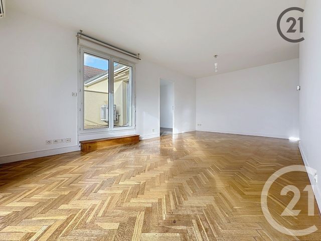 Appartement à louer - 3 pièces - 74 m2 - Sens - 89 - BOURGOGNE