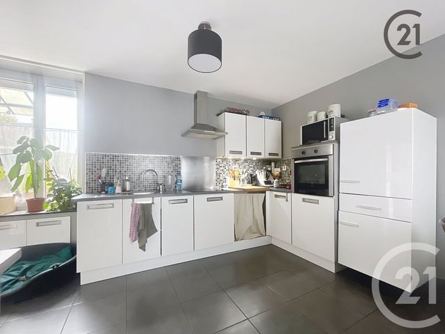 Maison à louer - 5 pièces - 105 m2 - Maillot - 89 - BOURGOGNE