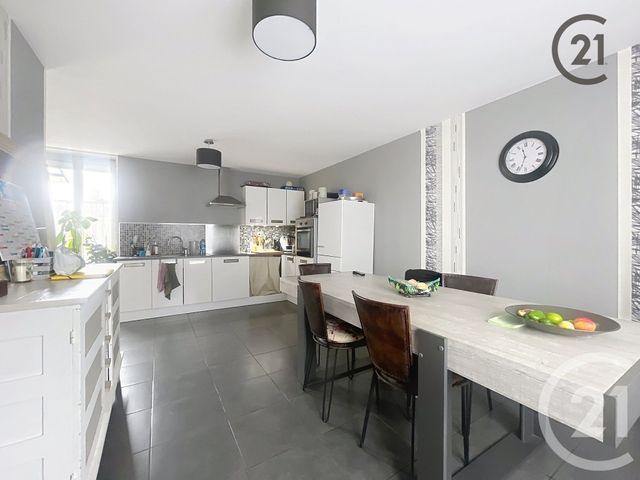 Maison à louer - 5 pièces - 105 m2 - Maillot - 89 - BOURGOGNE