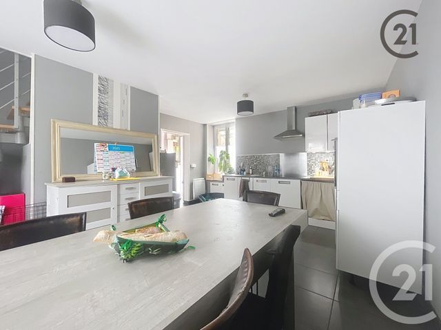 Maison à louer - 5 pièces - 105 m2 - Maillot - 89 - BOURGOGNE