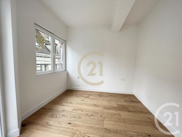 Afficher la photo en grand Appartement F3 à louer - 3 pièces - 62 m2 - Sens - 89 - BOURGOGNE