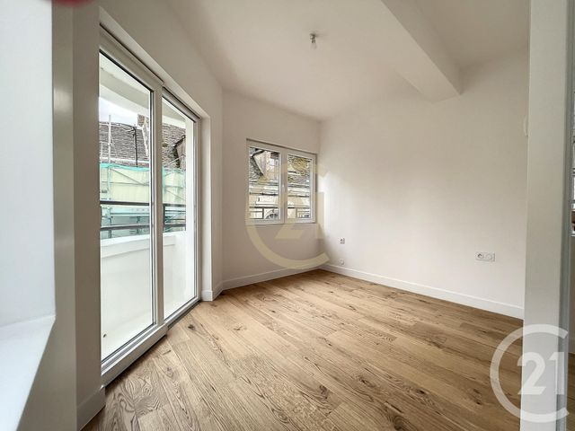 Afficher la photo en grand Appartement F3 à louer - 3 pièces - 62 m2 - Sens - 89 - BOURGOGNE