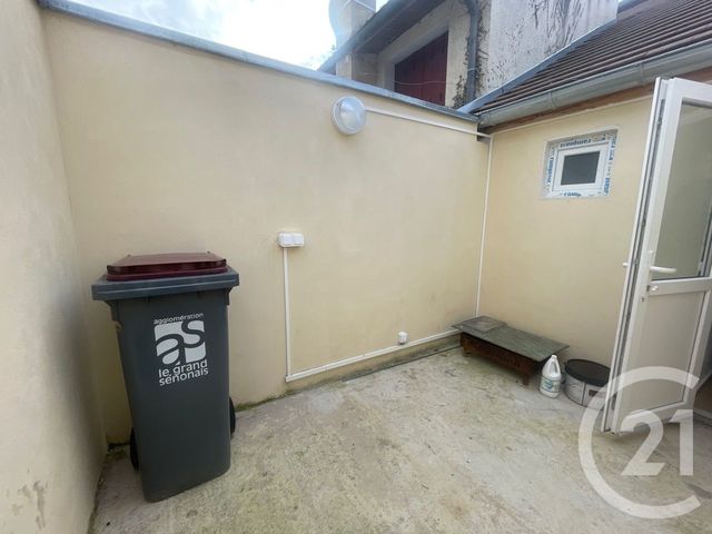 Maison à louer - 4 pièces - 70,37 m2 - Villeneuve L Archeveque - 89 - BOURGOGNE