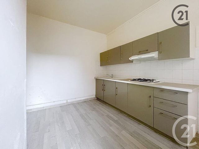 Appartement à louer - 3 pièces - 69 m2 - Villeneuve Sur Yonne - 89 - BOURGOGNE