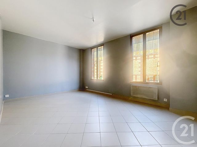 Appartement F1 &agrave; louer - 1 pi&egrave;ce - 37 m2 - Villeneuve Sur Yonne - 89 - BOURGOGNE