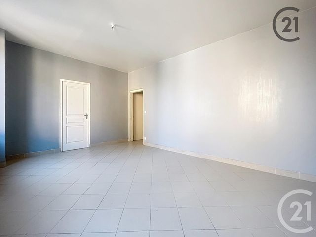 Appartement F1 &agrave; louer - 1 pi&egrave;ce - 37 m2 - Villeneuve Sur Yonne - 89 - BOURGOGNE