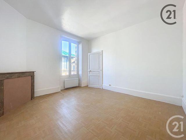 Appartement F2 bis à louer - 3 pièces - 62 m2 - Villeneuve Sur Yonne - 89 - BOURGOGNE