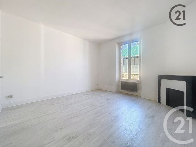 Afficher la photo en grand Appartement F2 à louer - 2 pièces - 53 m2 - Villeneuve Sur Yonne - 89 - BOURGOGNE