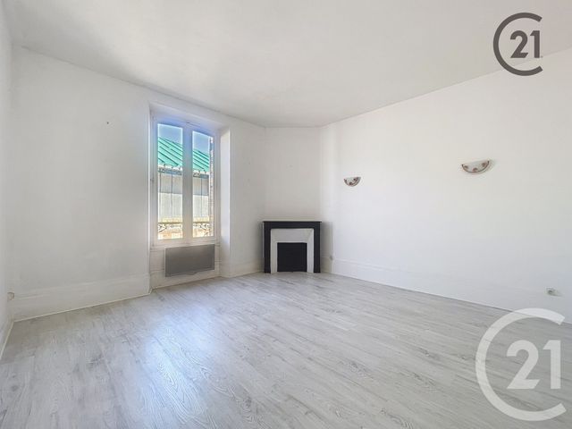 Afficher la photo en grand Appartement F2 à louer - 2 pièces - 53 m2 - Villeneuve Sur Yonne - 89 - BOURGOGNE