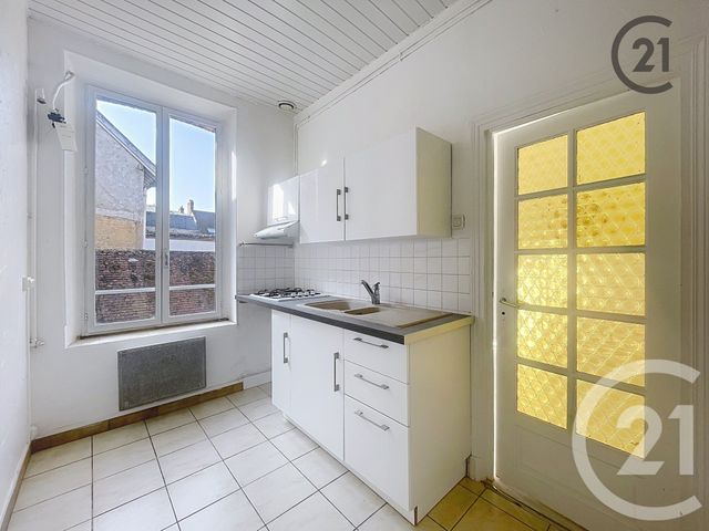 Afficher la photo en grand Appartement F2 à louer - 2 pièces - 53 m2 - Villeneuve Sur Yonne - 89 - BOURGOGNE