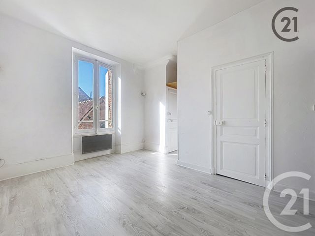 Afficher la photo en grand Appartement F2 à louer - 2 pièces - 53 m2 - Villeneuve Sur Yonne - 89 - BOURGOGNE