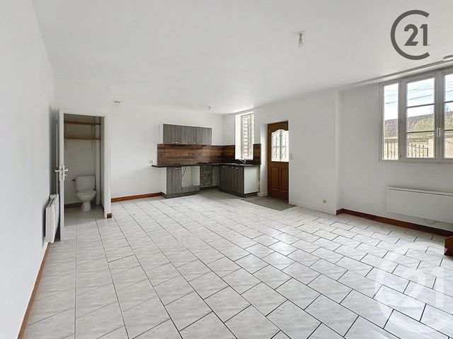 Maison &agrave; louer - 3 pi&egrave;ces - 74 m2 - Villemanoche - 89 - BOURGOGNE