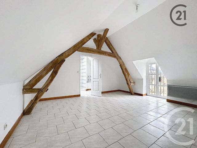 Maison &agrave; louer - 3 pi&egrave;ces - 74 m2 - Villemanoche - 89 - BOURGOGNE