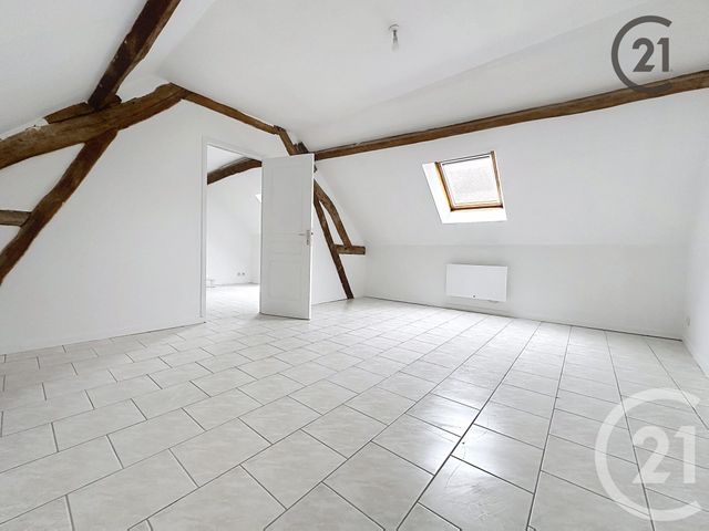 Maison &agrave; louer - 3 pi&egrave;ces - 74 m2 - Villemanoche - 89 - BOURGOGNE