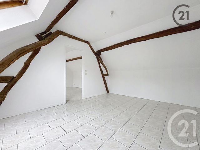 Maison &agrave; louer - 3 pi&egrave;ces - 74 m2 - Villemanoche - 89 - BOURGOGNE