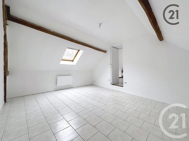 Maison &agrave; louer - 3 pi&egrave;ces - 74 m2 - Villemanoche - 89 - BOURGOGNE