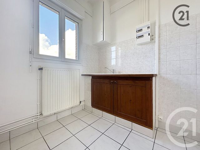 Afficher la photo en grand Appartement à louer - 3 pièces - 39,40 m2 - Sens - 89 - BOURGOGNE