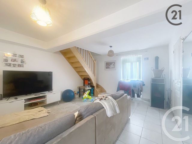 Appartement F3 à louer - 3 pièces - 73 m2 - Rosoy - 89 - BOURGOGNE