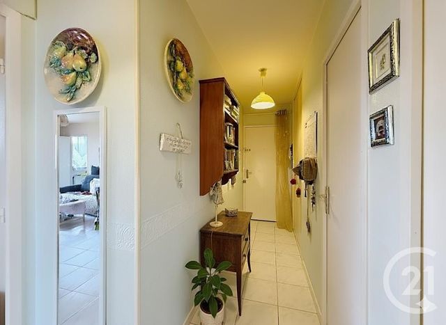 Appartement à vendre - 2 pièces - 65,71 m2 - Sens - 89 - BOURGOGNE