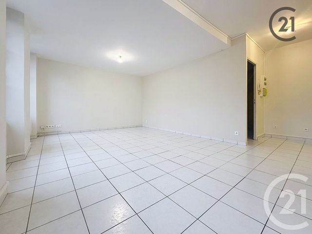 Appartement à louer - 2 pièces - 44 m2 - Sens - 89 - BOURGOGNE