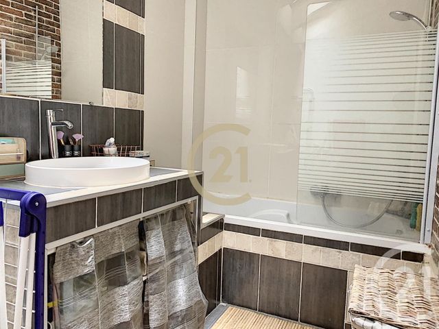 Appartement à louer - 2 pièces - 43 m2 - Sens - 89 - BOURGOGNE