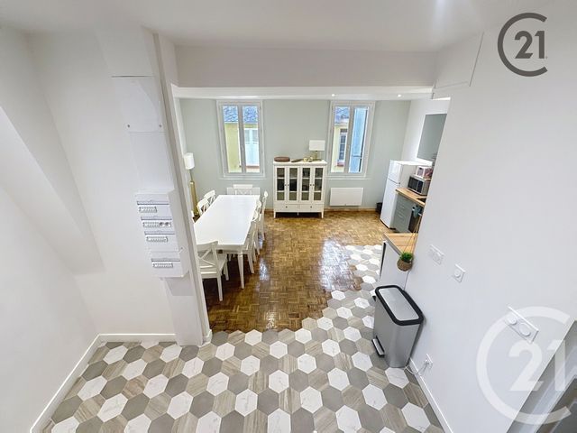 Appartement &agrave; louer - 3 pi&egrave;ces - 79,26 m2 - Sens - 89 - BOURGOGNE