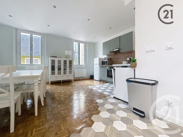 Appartement &agrave; louer - 3 pi&egrave;ces - 79,26 m2 - Sens - 89 - BOURGOGNE