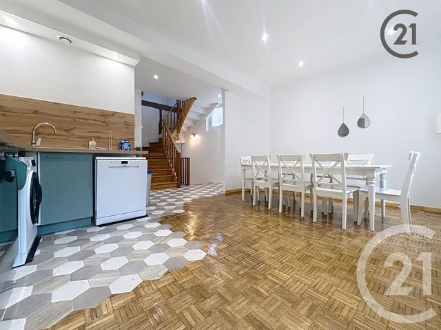 Appartement &agrave; louer - 3 pi&egrave;ces - 79,26 m2 - Sens - 89 - BOURGOGNE