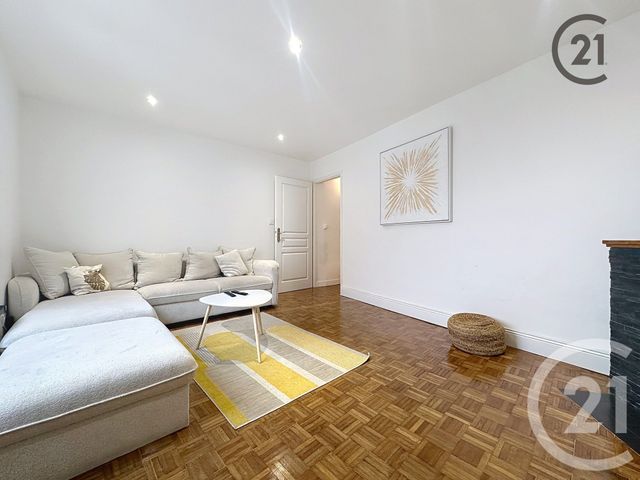 Appartement &agrave; louer - 3 pi&egrave;ces - 79,26 m2 - Sens - 89 - BOURGOGNE