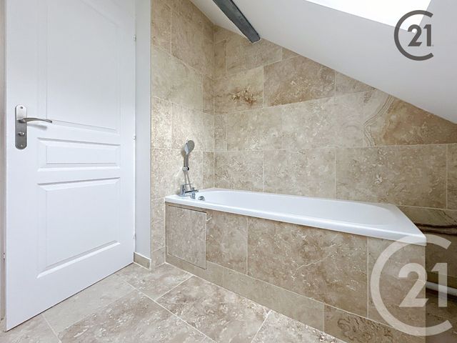 Appartement &agrave; louer - 4 pi&egrave;ces - 75,12 m2 - Paron - 89 - BOURGOGNE