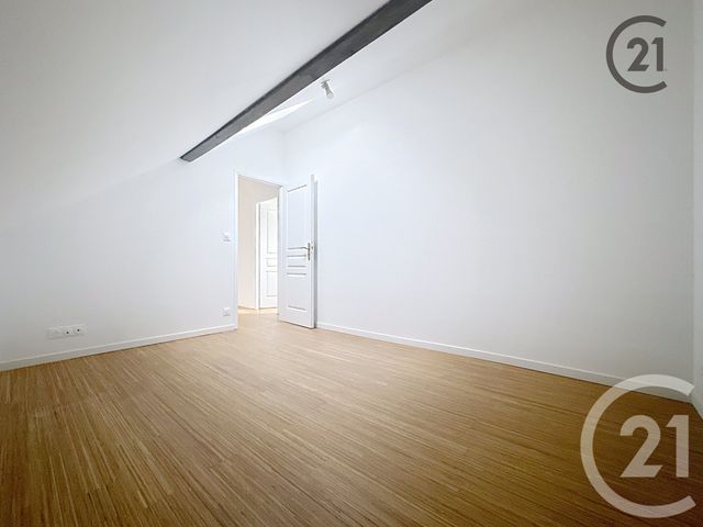 Appartement &agrave; louer - 4 pi&egrave;ces - 75,12 m2 - Paron - 89 - BOURGOGNE