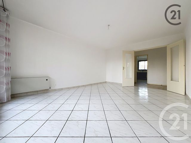 Appartement &agrave; louer - 3 pi&egrave;ces - 74,37 m2 - Sens - 89 - BOURGOGNE