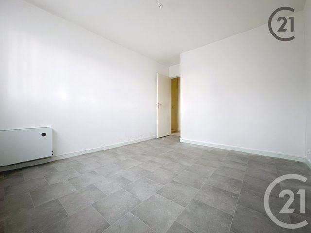 Appartement &agrave; louer - 3 pi&egrave;ces - 74,37 m2 - Sens - 89 - BOURGOGNE