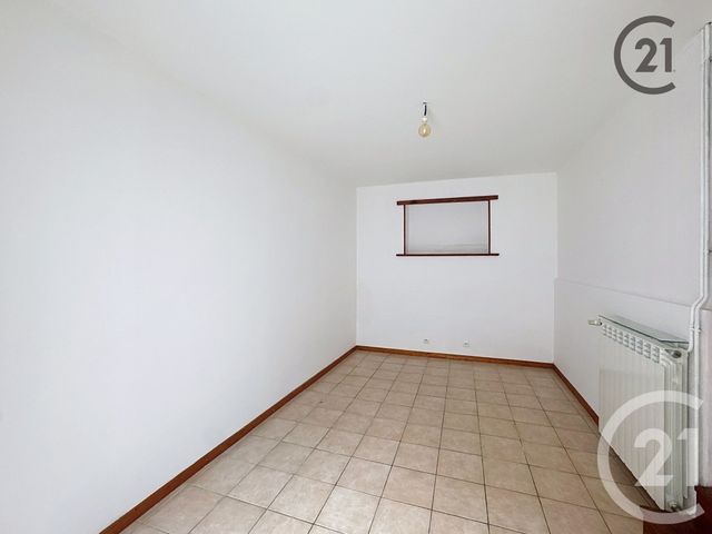 Appartement F2 &agrave; louer - 2 pi&egrave;ces - 72 m2 - Sens - 89 - BOURGOGNE