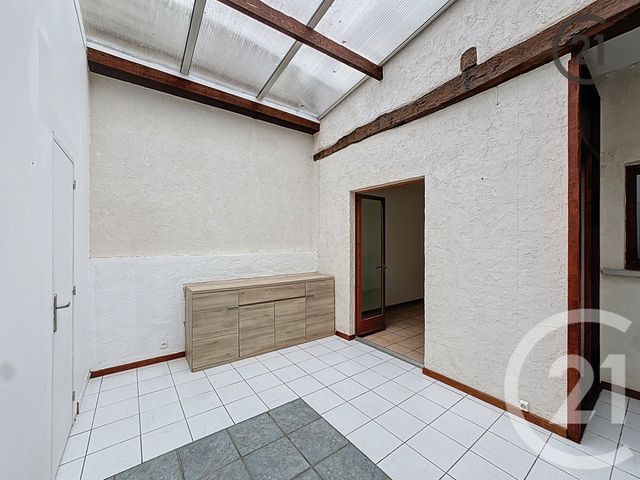 Appartement F2 &agrave; louer - 2 pi&egrave;ces - 72 m2 - Sens - 89 - BOURGOGNE