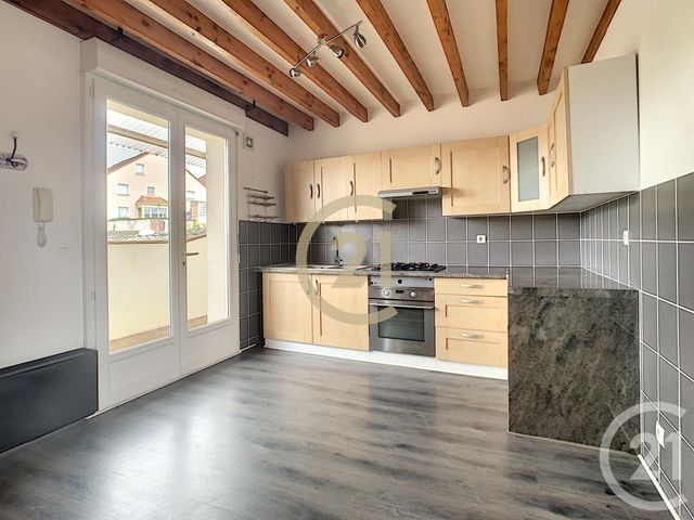 Appartement F4 &agrave; louer - 4 pi&egrave;ces - 69,50 m2 - Pont Sur Yonne - 89 - BOURGOGNE