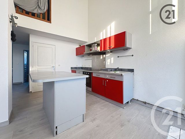 Appartement F4 &agrave; louer - 4 pi&egrave;ces - 99 m2 - Sens - 89 - BOURGOGNE