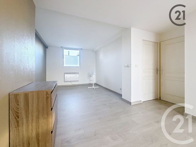 Appartement F4 &agrave; louer - 4 pi&egrave;ces - 99 m2 - Sens - 89 - BOURGOGNE