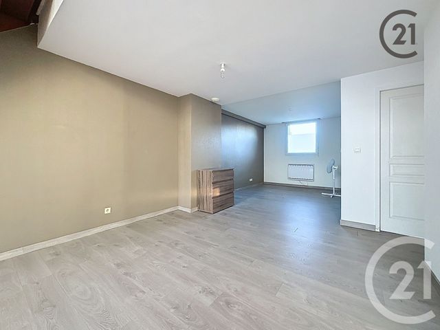 Appartement F4 &agrave; louer - 4 pi&egrave;ces - 99 m2 - Sens - 89 - BOURGOGNE