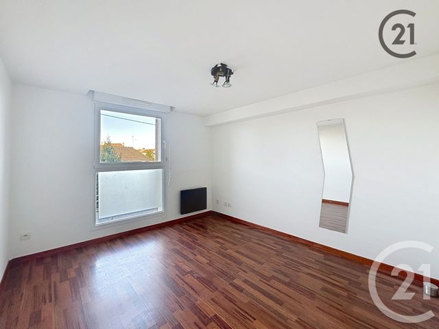 Appartement F4 &agrave; louer - 4 pi&egrave;ces - 99 m2 - Sens - 89 - BOURGOGNE