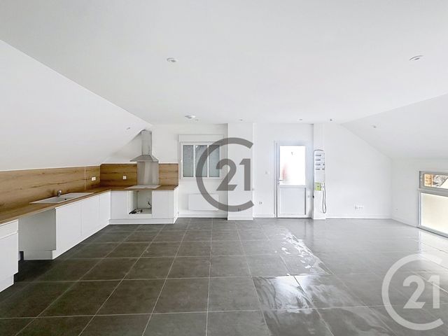 Appartement &agrave; louer - 4 pi&egrave;ces - 100,98 m2 - St Clement - 89 - BOURGOGNE