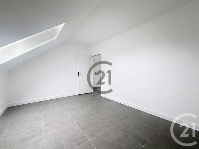 Appartement &agrave; louer - 4 pi&egrave;ces - 100,98 m2 - St Clement - 89 - BOURGOGNE
