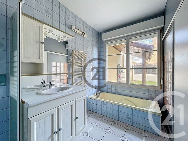 Maison &agrave; vendre - 4 pi&egrave;ces - 137 m2 - Sens - 89 - BOURGOGNE