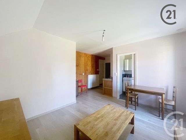 Appartement F1 &agrave; louer - 1 pi&egrave;ce - 21 m2 - Fontaine La Gaillarde - 89 - BOURGOGNE