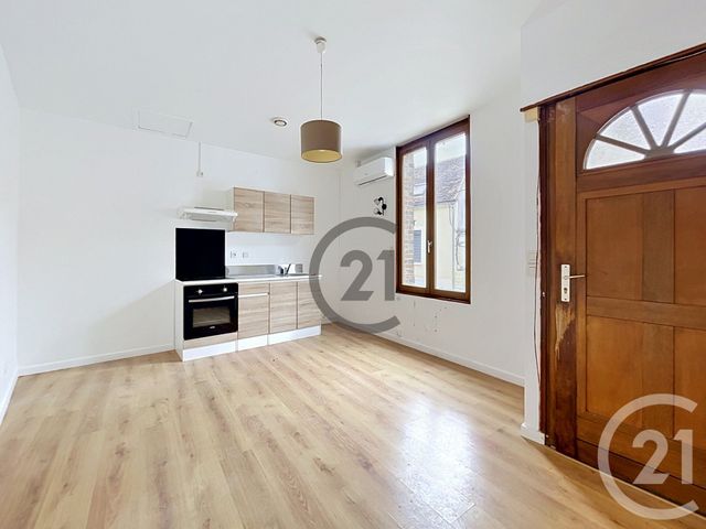 Maison &agrave; louer - 2 pi&egrave;ces - 27 m2 - Sens - 89 - BOURGOGNE