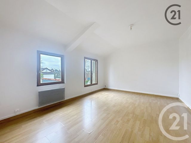 Appartement F3 &agrave; louer - 3 pi&egrave;ces - 65 m2 - Villeneuve Sur Yonne - 89 - BOURGOGNE