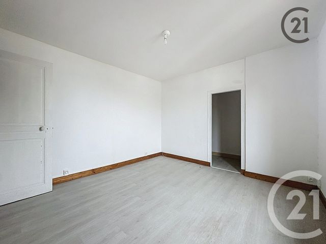 Appartement F3 &agrave; louer - 3 pi&egrave;ces - 65 m2 - Villeneuve Sur Yonne - 89 - BOURGOGNE