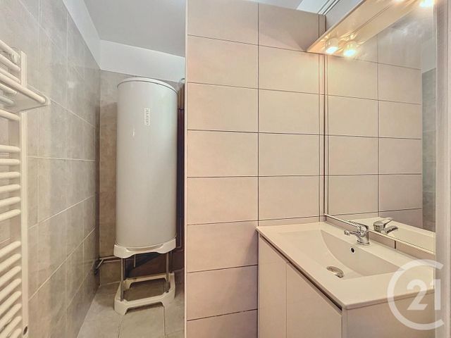 Appartement F2 &agrave; louer - 2 pi&egrave;ces - 35 m2 - Pont Sur Yonne - 89 - BOURGOGNE